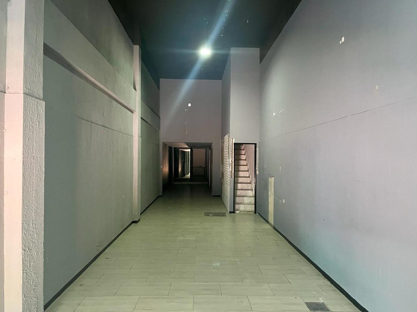 Foto de Local sobre peatonal Timbues, Castelar Centro, imagen 4
