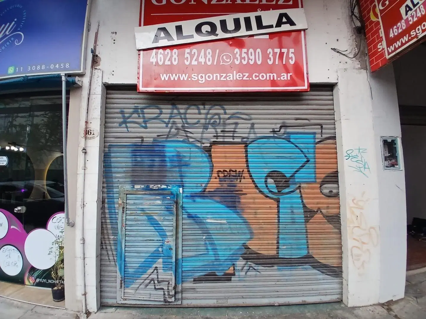 Local al frente en excelente ubicacion 1
