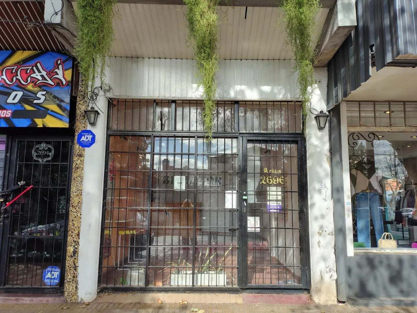 Local sobre Av. Arias 2