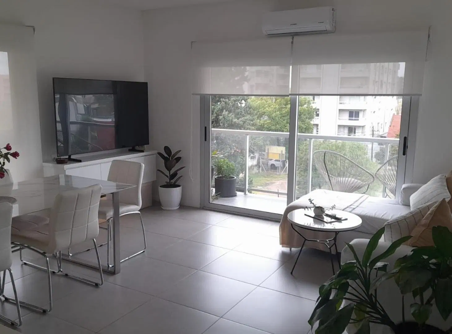 Depto de dos amb en complejo residencial Los Tilos Ituzaingo 1