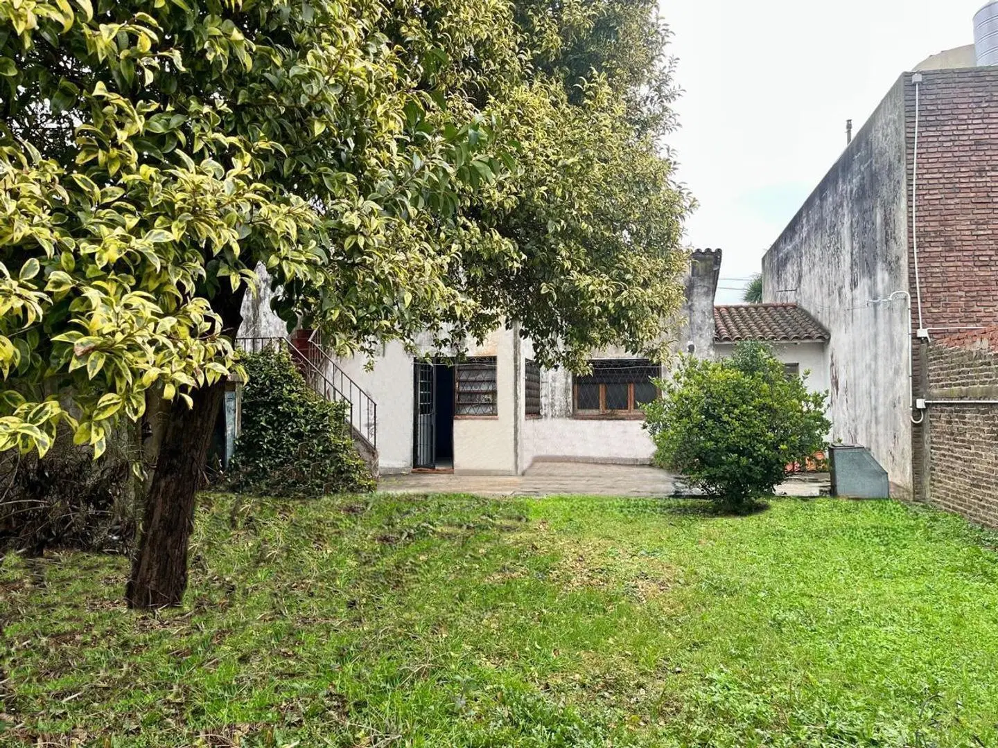 Chalet a reciclar en excelente ubicacion 3
