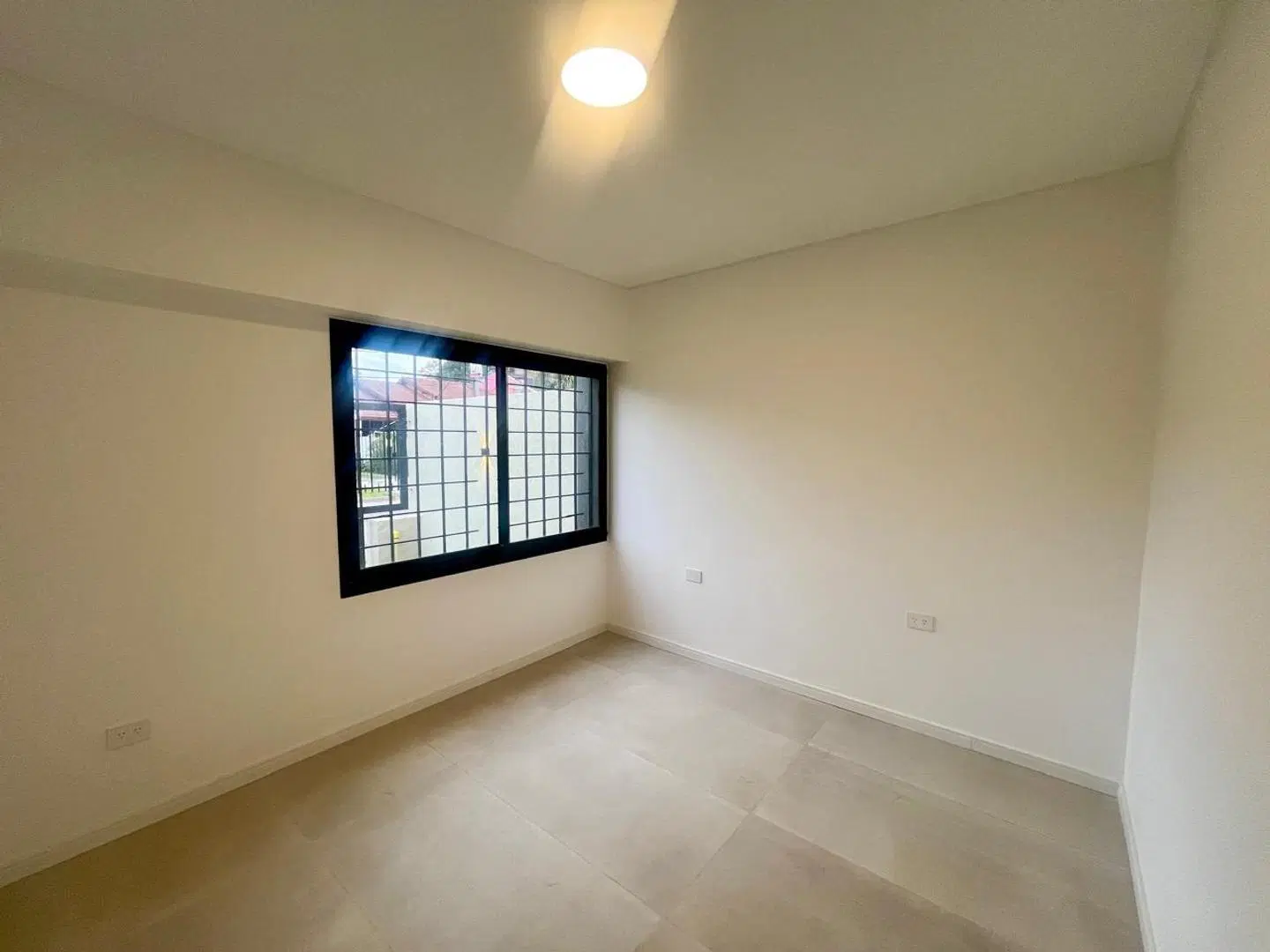 Casa minimalista totalmente reciclada a nuevo 4