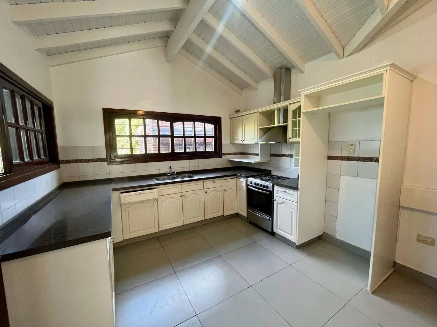 Casa en venta en Castelar 1