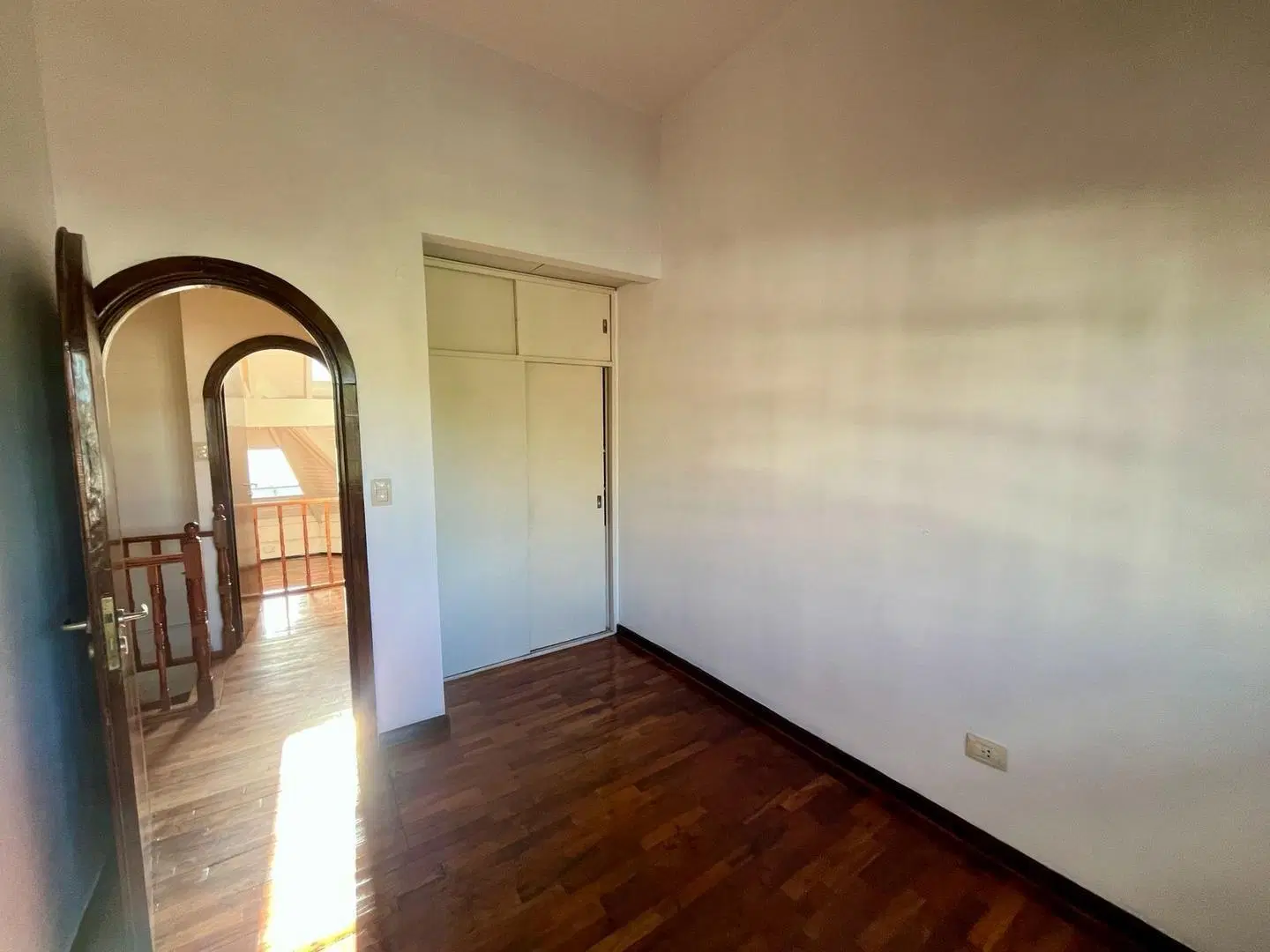 Casa en venta en Castelar 8