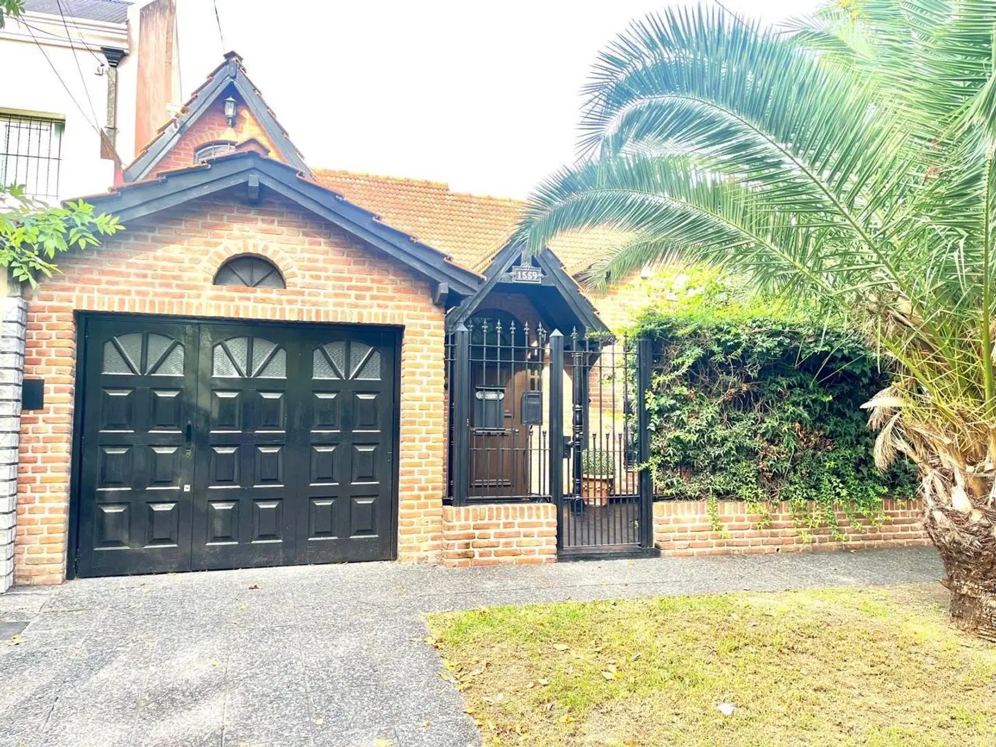 Chalet en excelente estado en Castelar Centro Norte 2