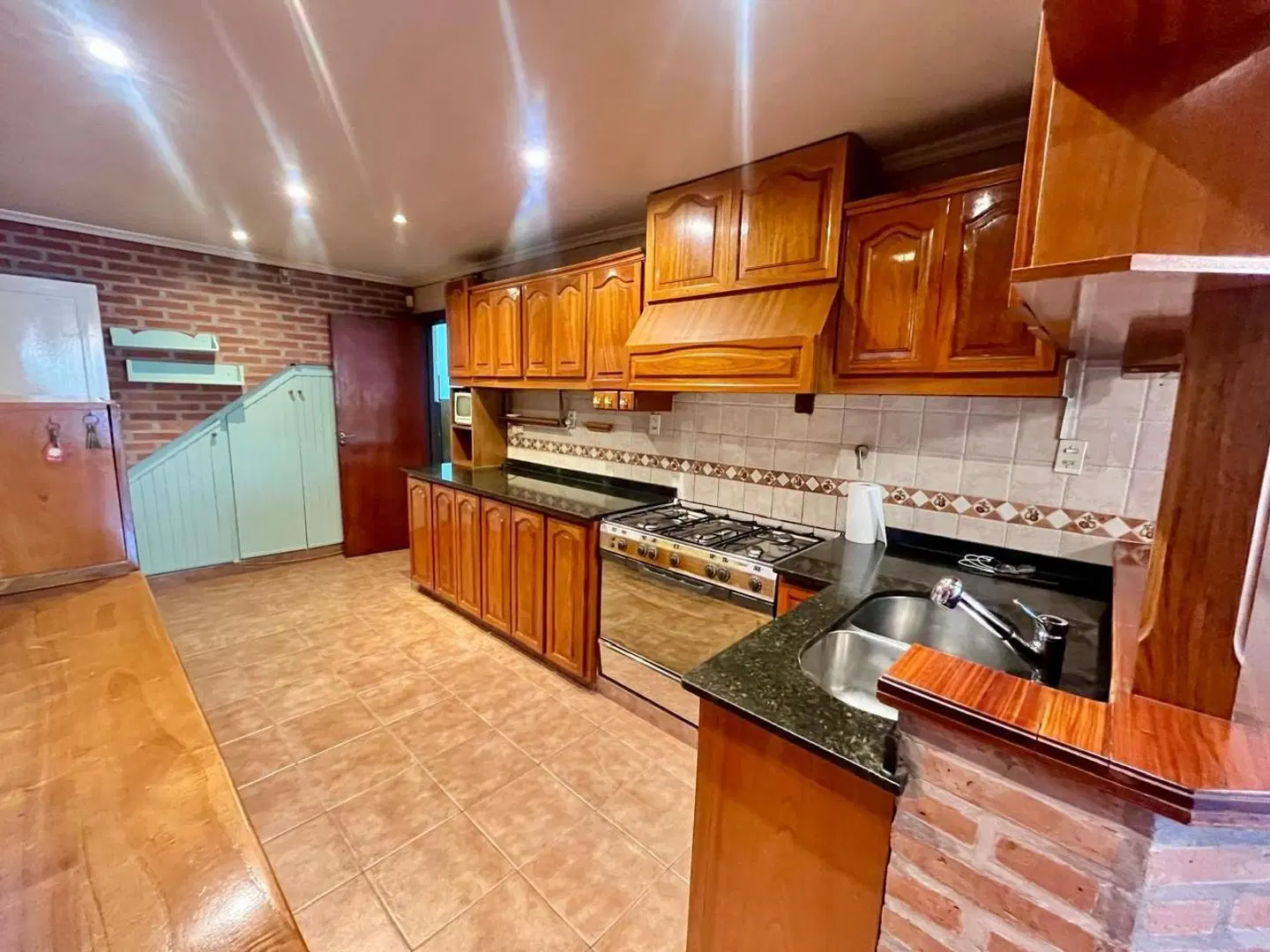 Chalet en excelente estado en Castelar Centro Norte 8