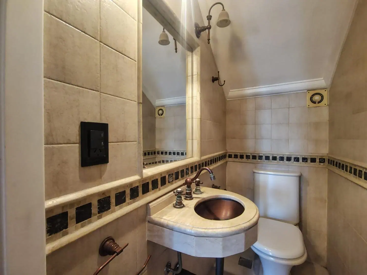 Casa en venta en Castelar 2