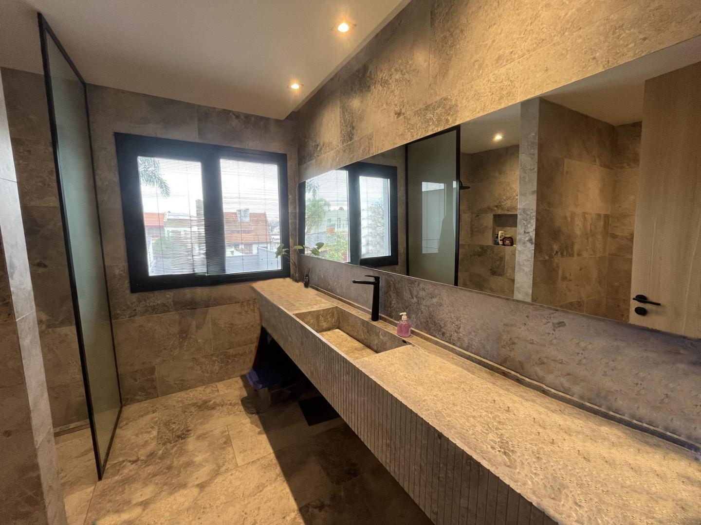 Foto de Excelente casa Minimalista en Parque Ayerza, imagen 4