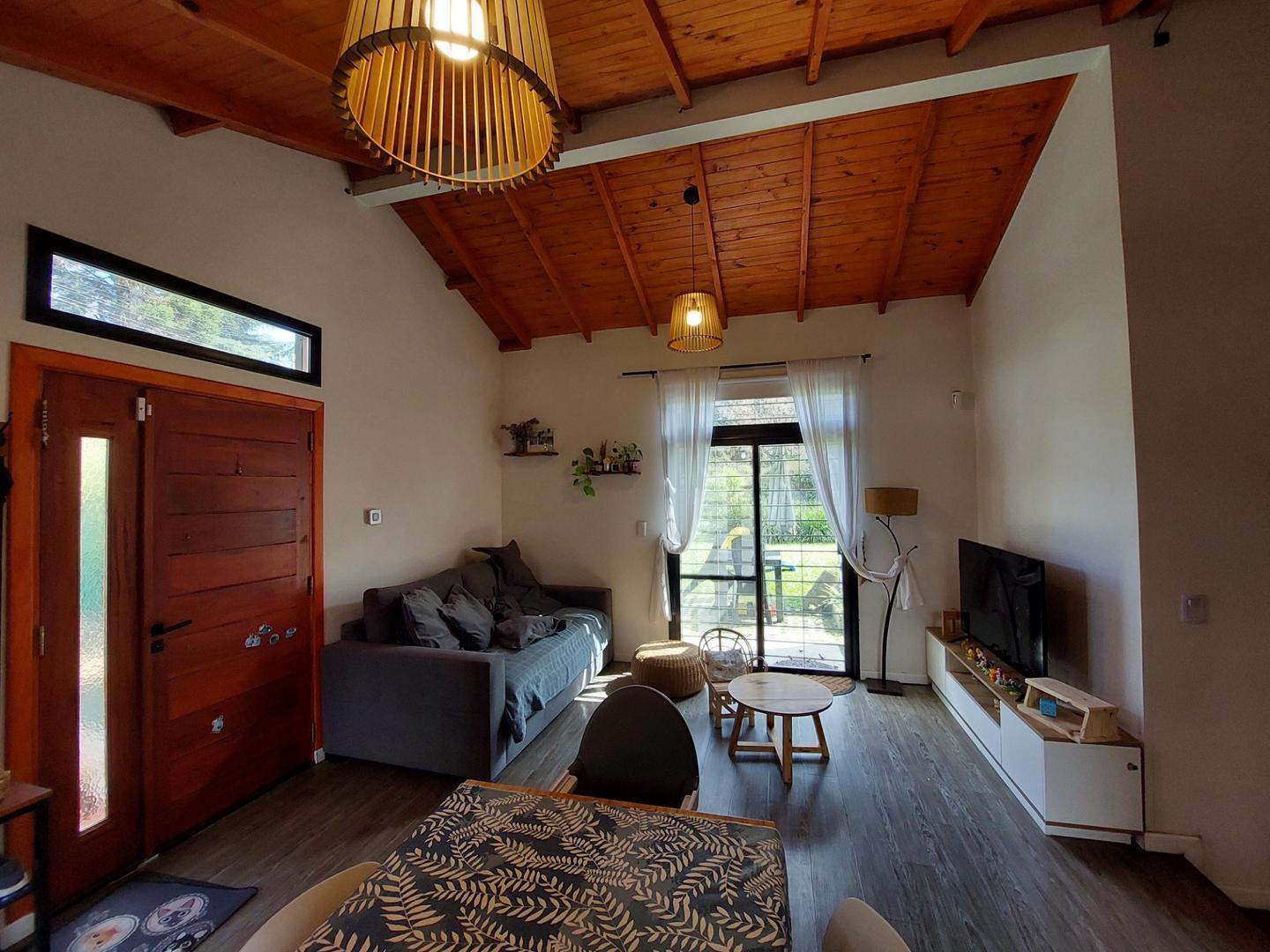 Foto de Venta-Villa Udaondo-2 dormitorios-escritorio-jardín/pileta., imagen 1