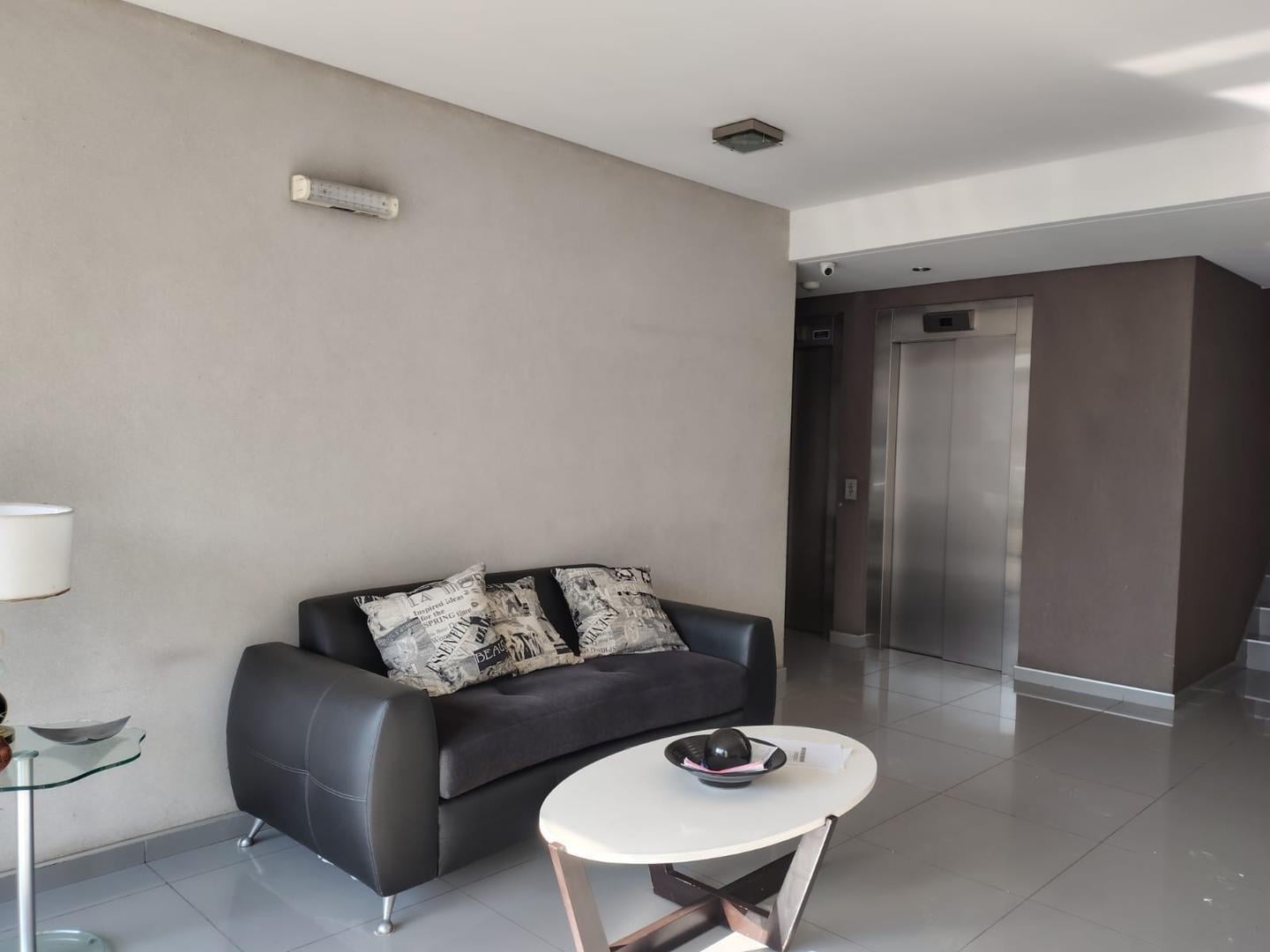 Foto de Departamento dos ambientes en primer piso - Castelar Sur, imagen 5