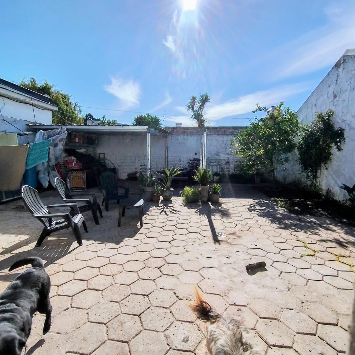 Mar del Plata. Venta Local con Vivienda Sobre Av J. P. Ramos. 1