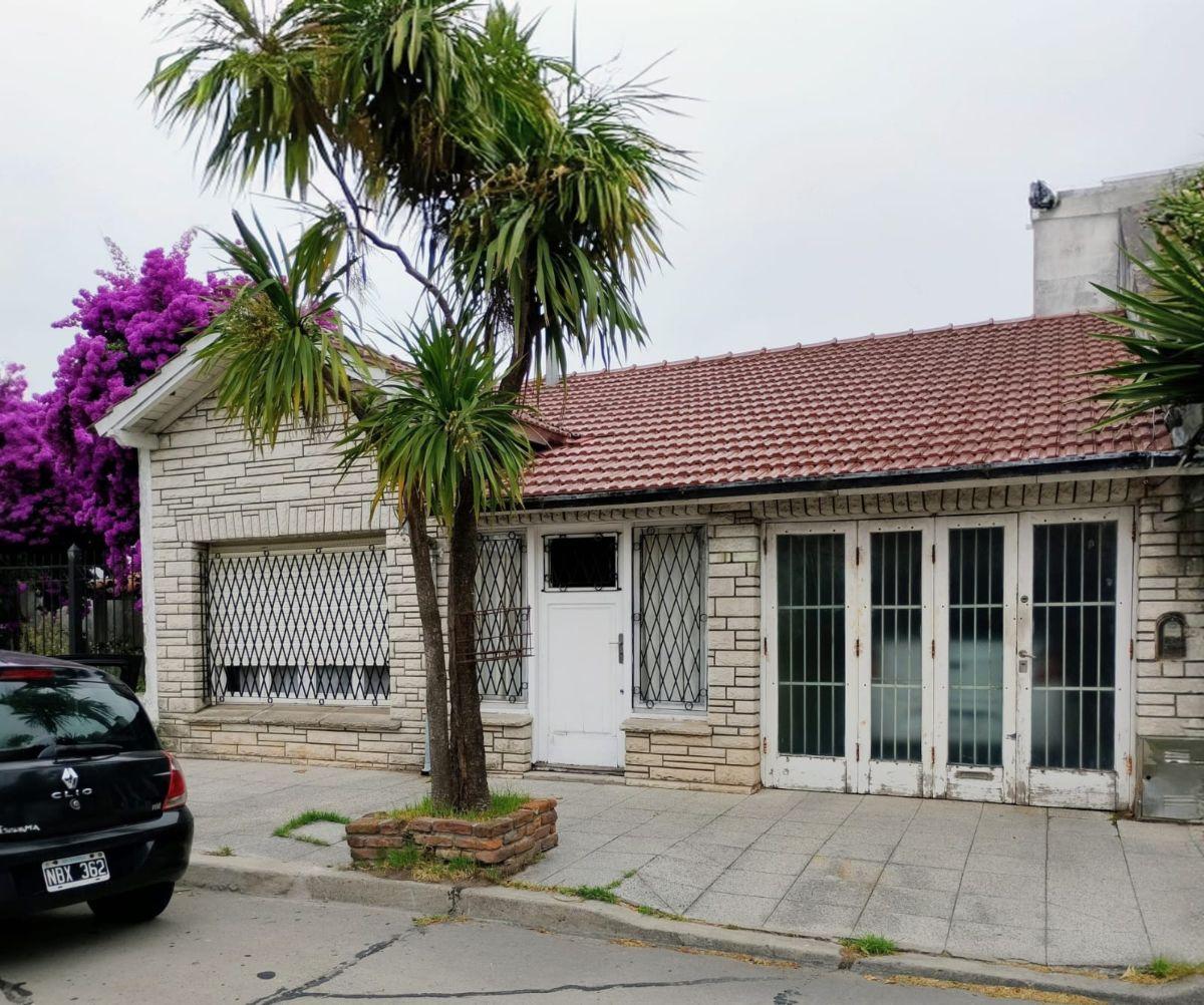 CHALET EN VENTA, 3 AMBIENTES. Z/AYACUCHO Y CHACO.