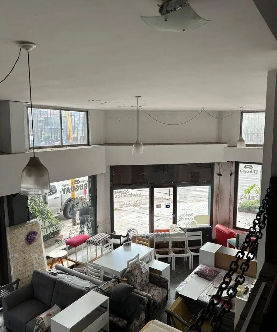 VENTA EN BLOCK LOCAL EN ESQUINA COMERCIAL CON 2 DEPARTAMENTOS EN P.ALTA. 2