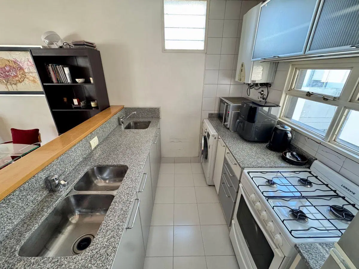 VENTA | 2 AMBIENTES CON COCHERA | POSIBILIDAD DE 3 AMBIENTES | MUY LUMINOSO | ALMAGRO 2