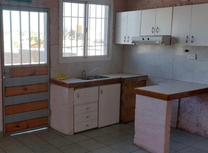 Departamento en alquiler - 3 dorm., cochera y patio amplio en Bº Natania 44 3