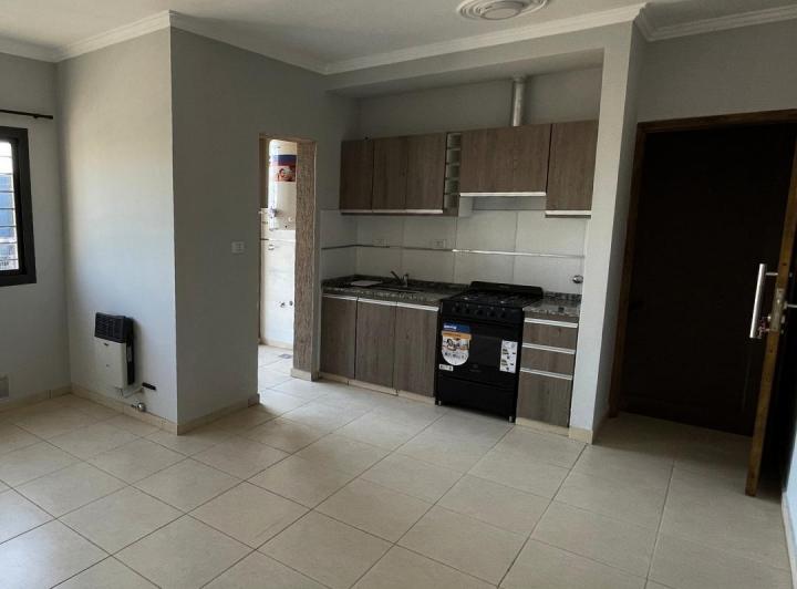 Departamento en Plata Alta en Alquiler, 2 Dorm. y Cochera Para 1 Vehículo! 4
