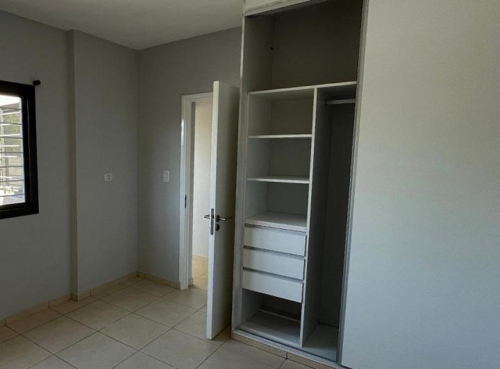 Departamento en Plata Alta en Alquiler, 2 Dorm. y Cochera Para 1 Vehículo! 2