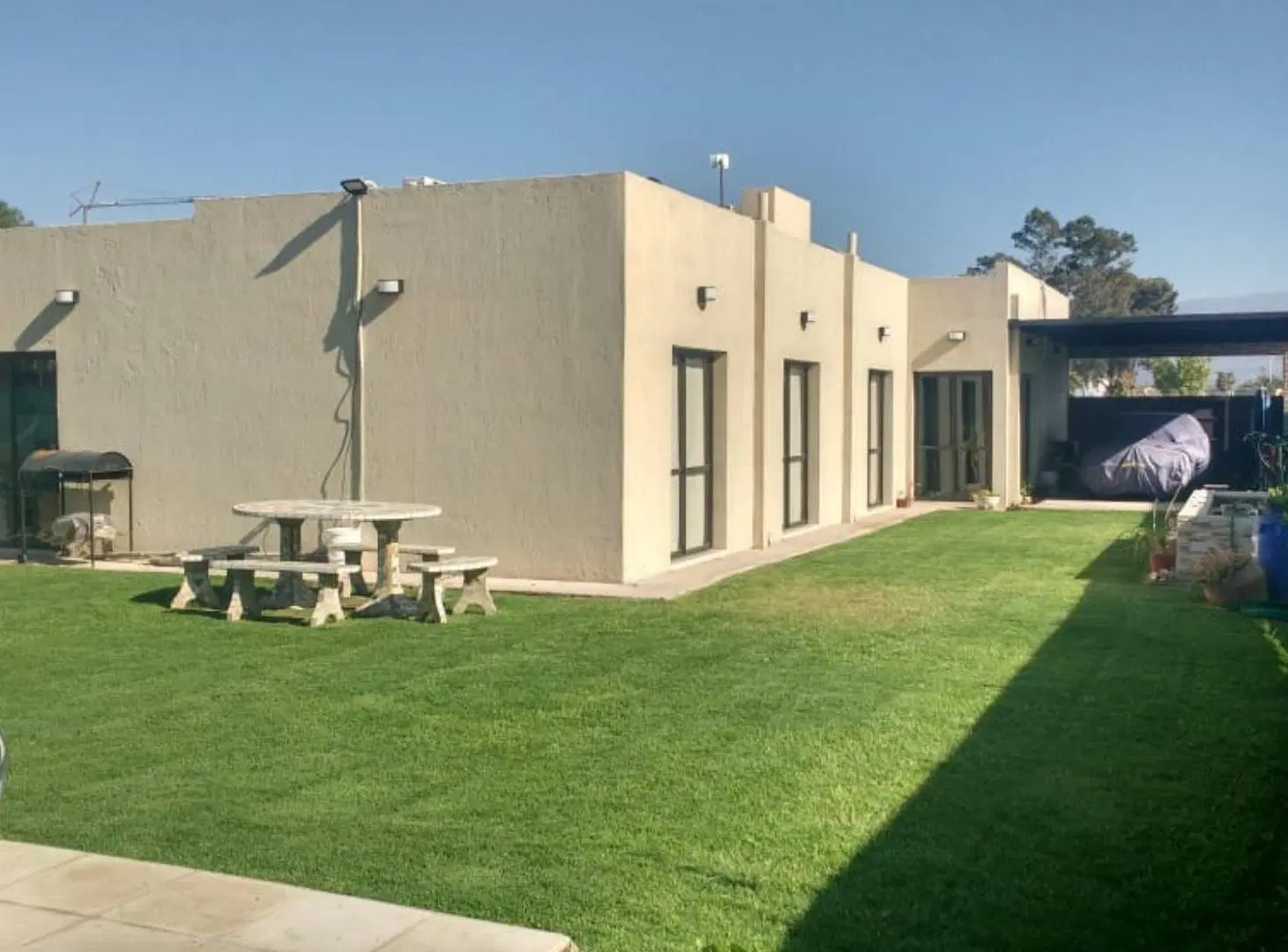 Casa en venta - 3 Dorm, 2 Baños y cochera ubicada en el Barrio Lago del Torreón 2