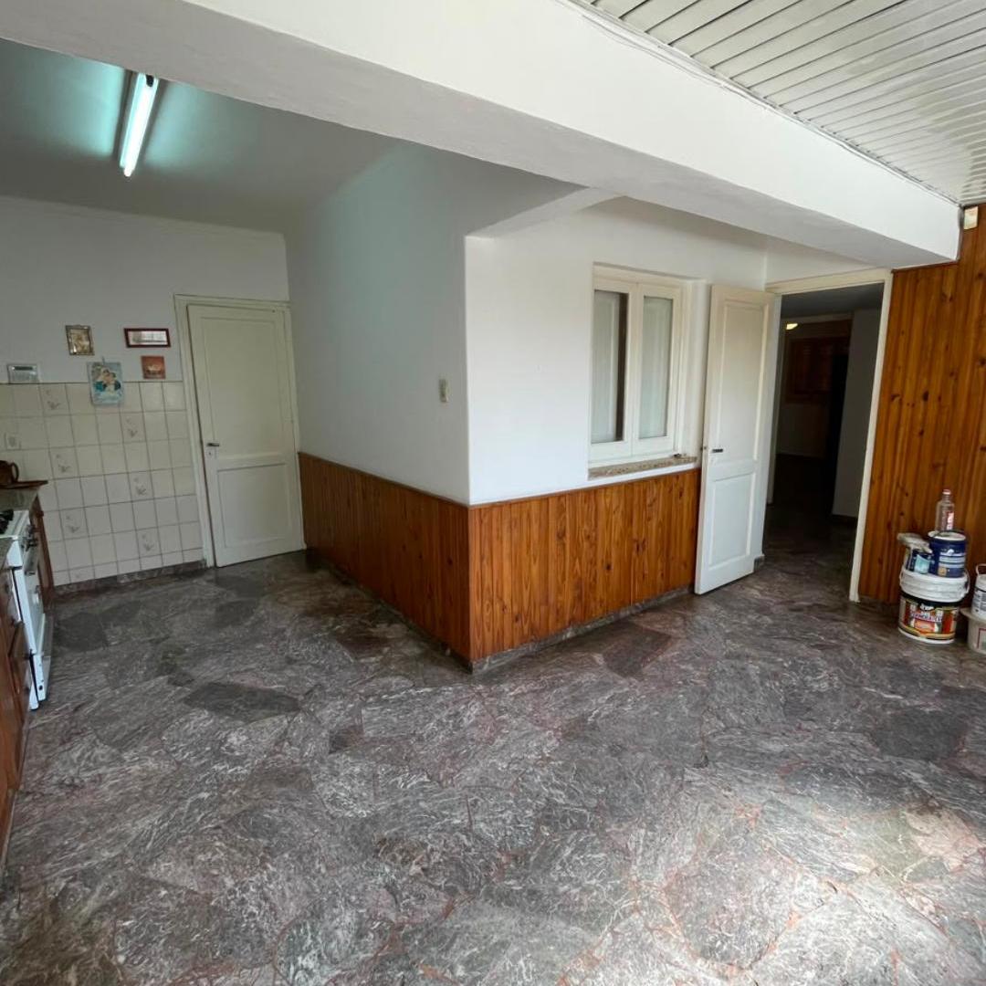 Foto de Casa esquina en alquiler (USO COMERCIAL) - Rodeo de la Cruz, Guaymallen, imagen 1