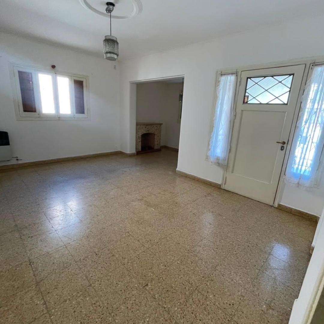 Foto de Casa esquina en alquiler (USO COMERCIAL) - Rodeo de la Cruz, Guaymallen, imagen 3