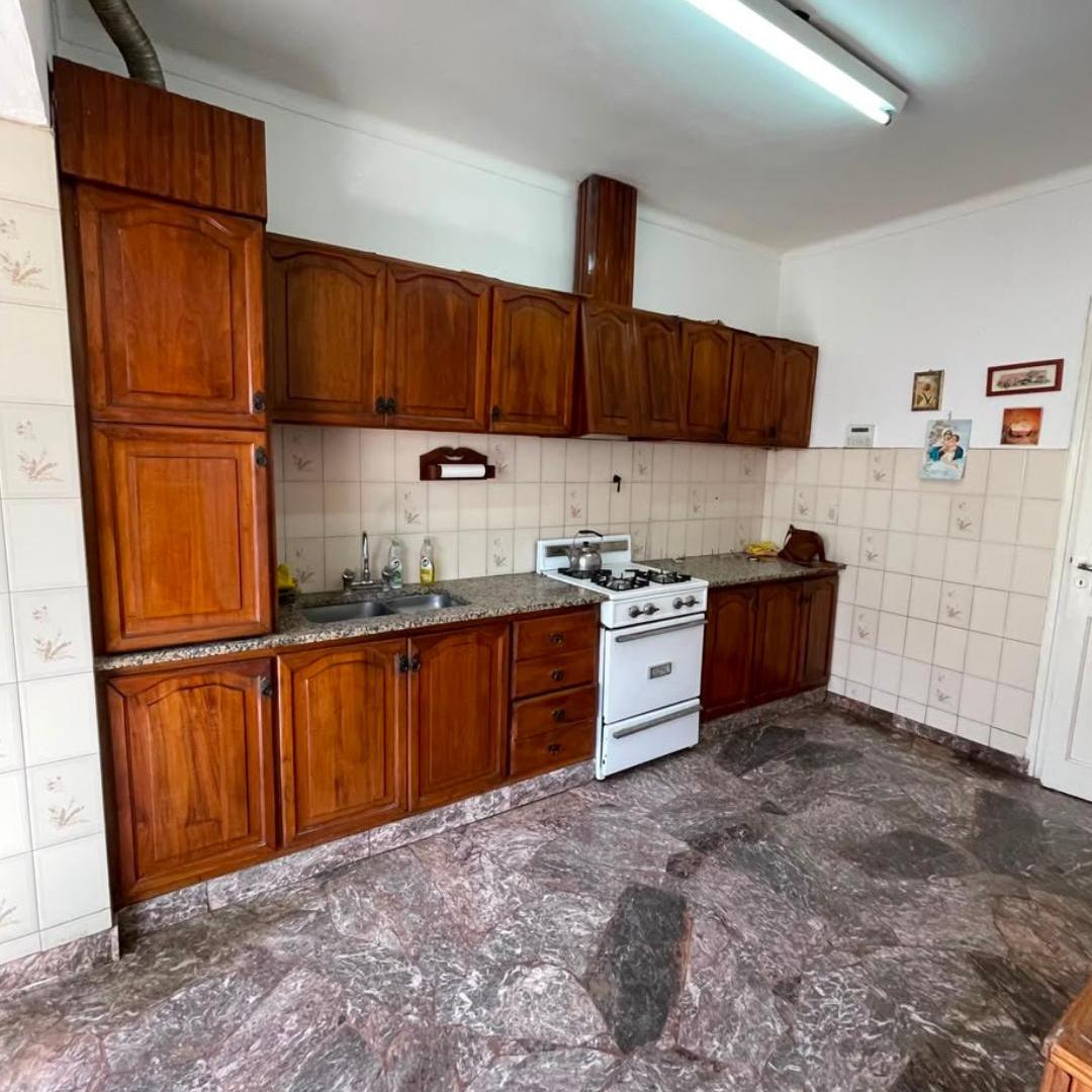 Foto de Casa esquina en alquiler (USO COMERCIAL) - Rodeo de la Cruz, Guaymallen, imagen 2