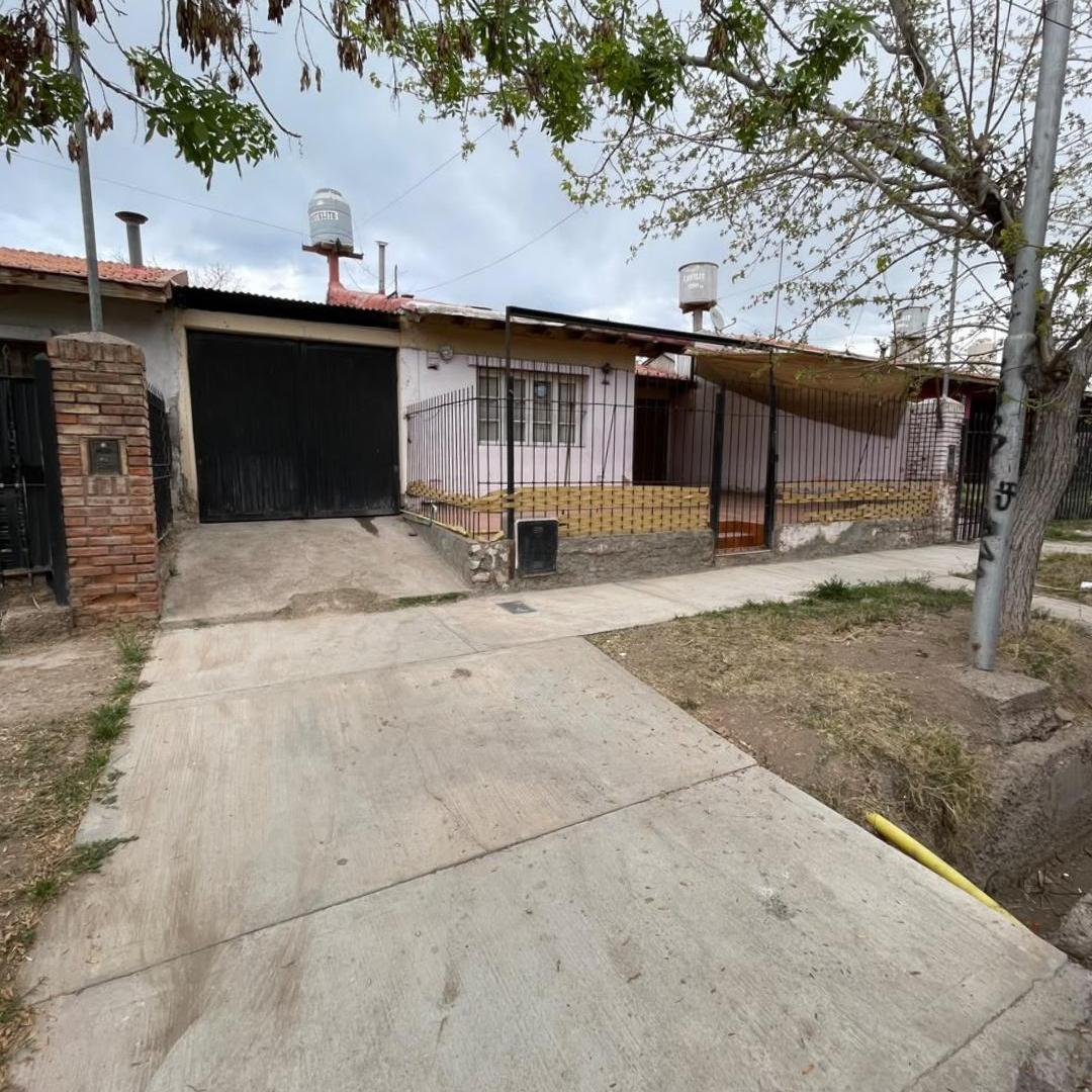 Foto de Casa en Alquiler - 3 Dormitorios, 1 Baño y Cochera Ubicada en Colonia, imagen 4