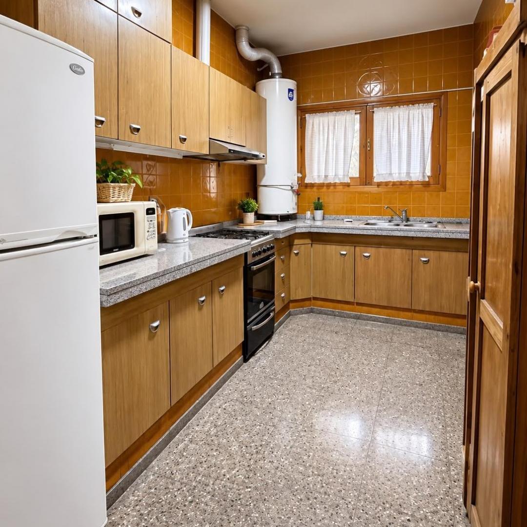 Foto de Casa en Venta - 3 Dorm, 2 Baños y Cochera para 2 Vehículos ubicada en, imagen 2