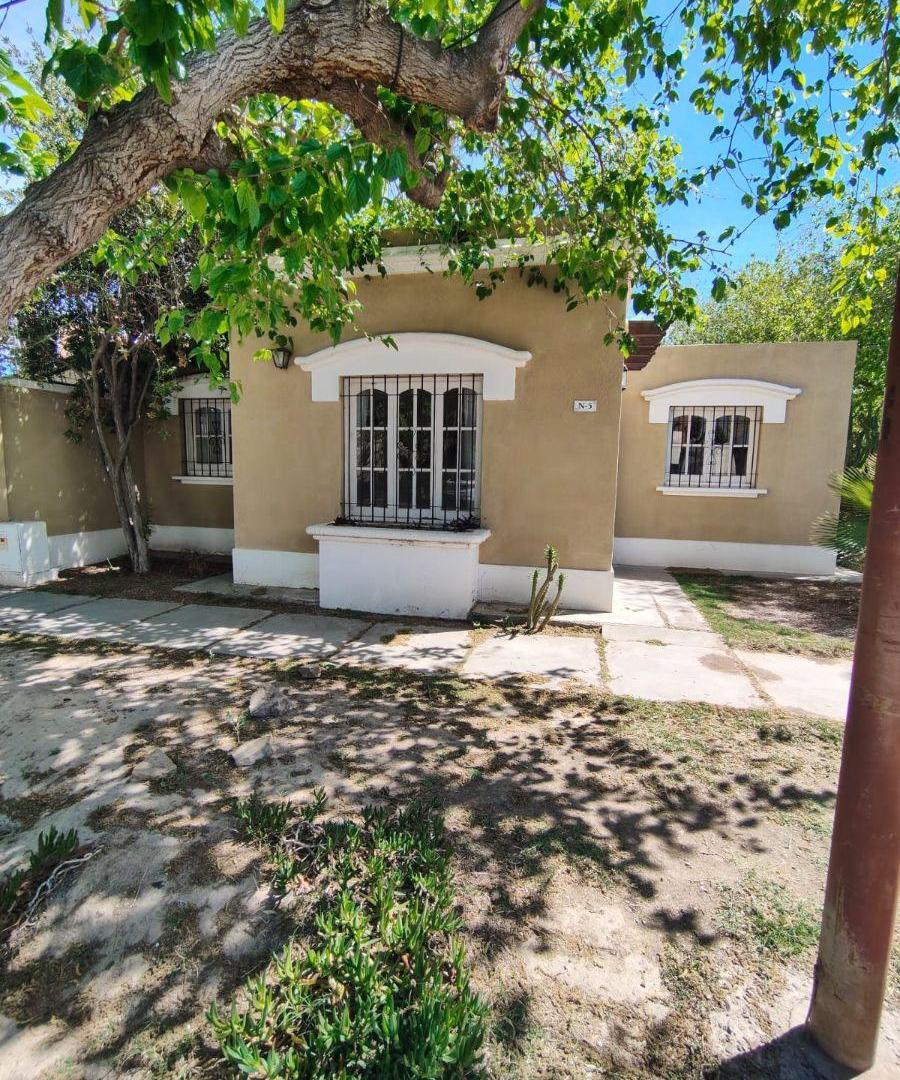 Foto de Casa en Alquiler de 3 Dormitorios, 2 Baños y Cochera ubicada en General, imagen 2