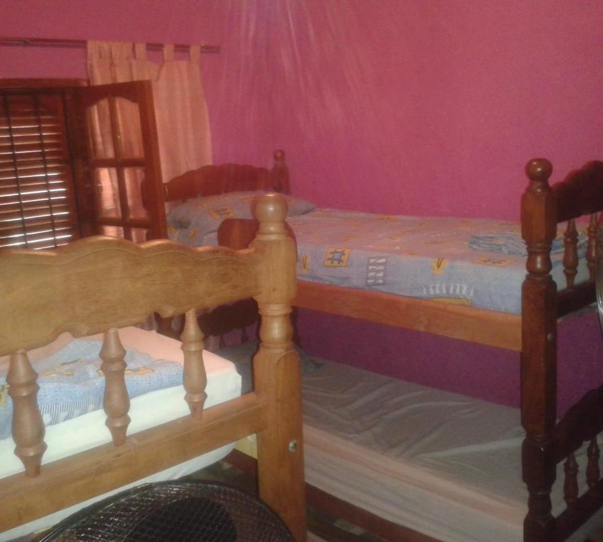 "Casa y Departamento Villa Parque Siquiman" 4