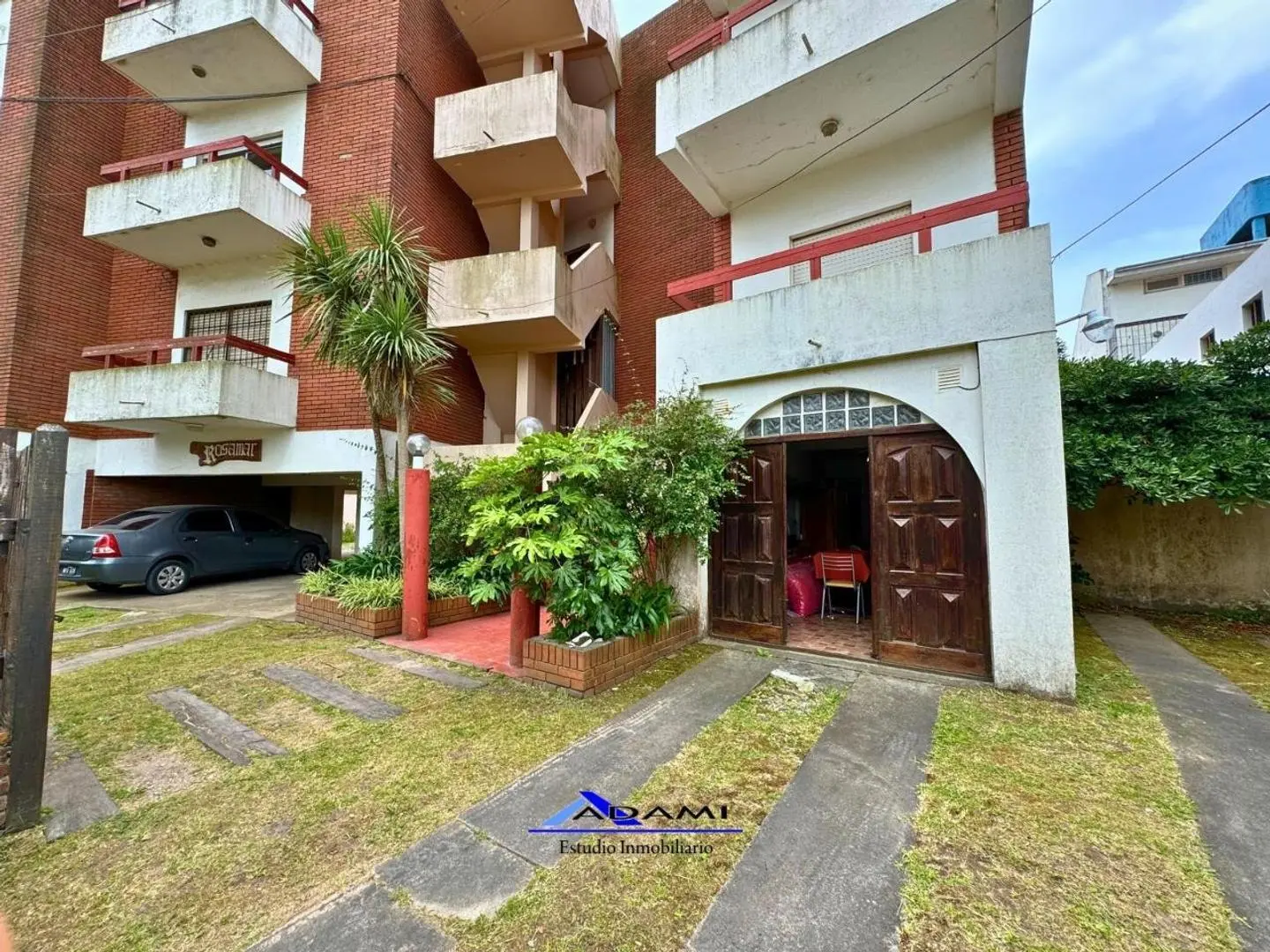 Departamento monoambiente y cochera en Zona Centro Sur 5