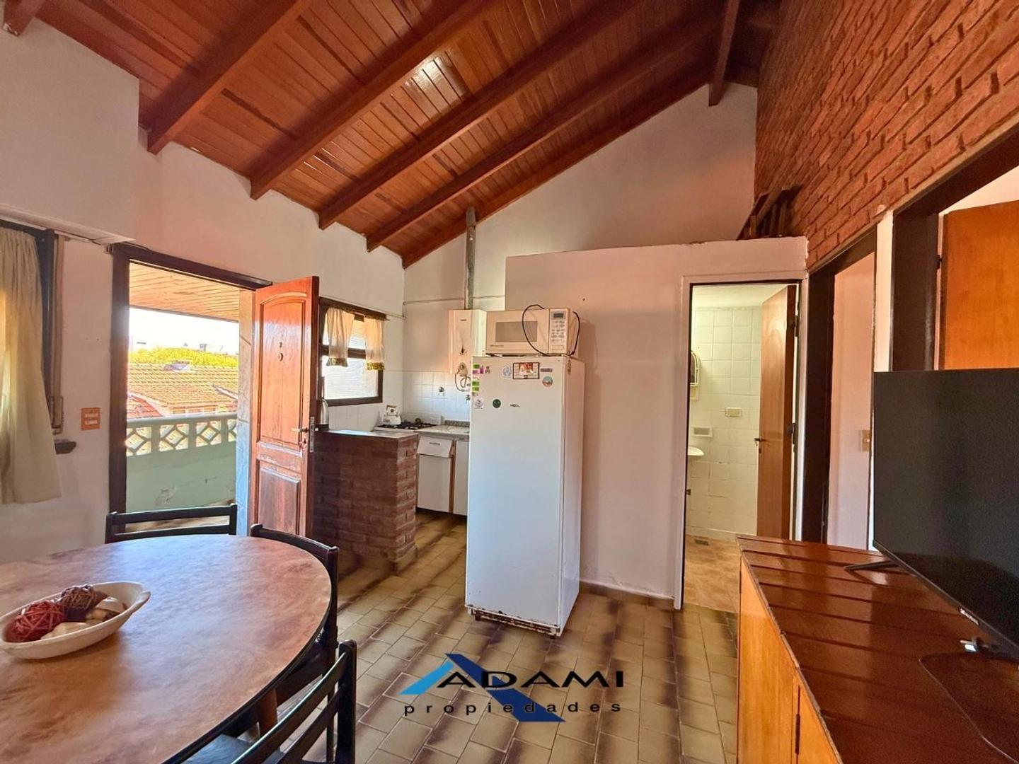 Foto de Departamento 3 ambientes en alquiler anual Villa Gesell, imagen 1