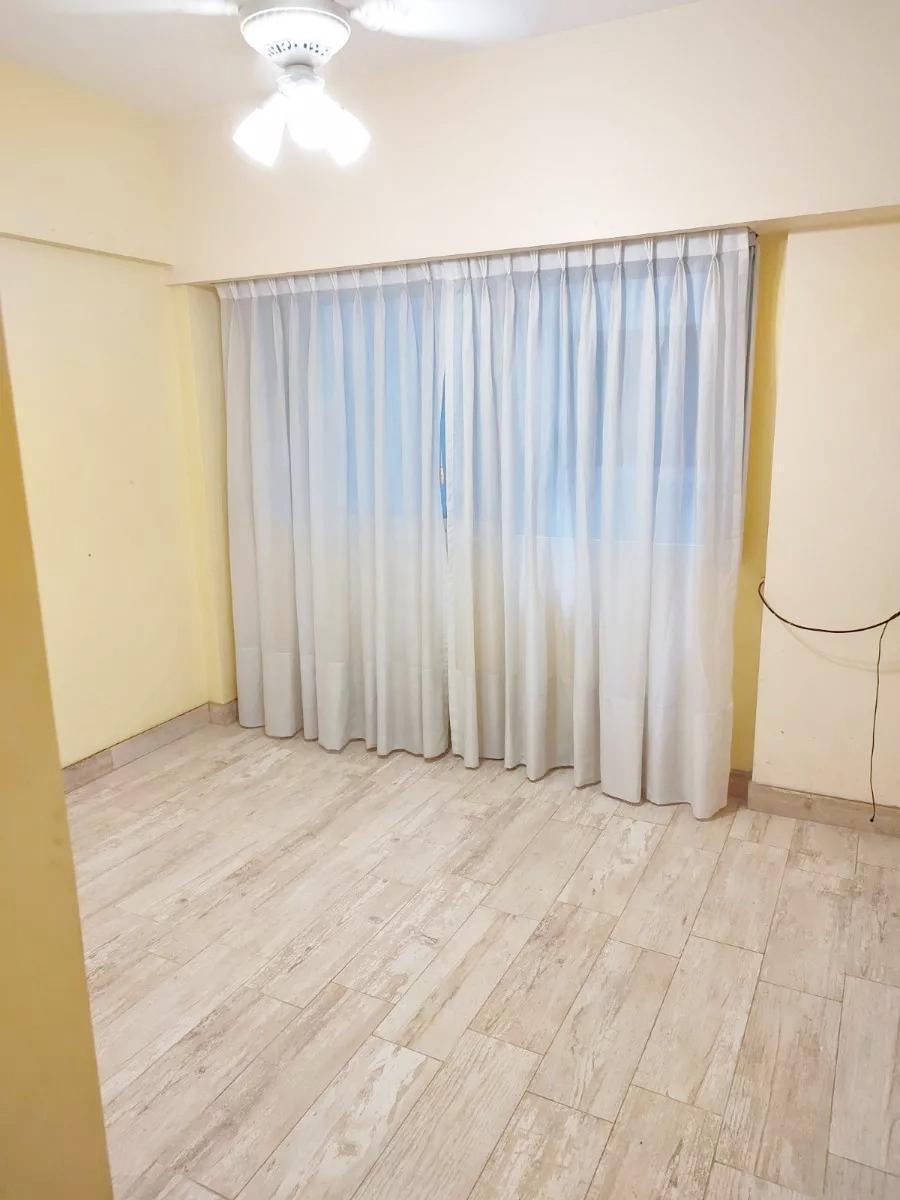 Venta Dpto. 3 Amb. con Dependencia y Balcon, Caballito 3