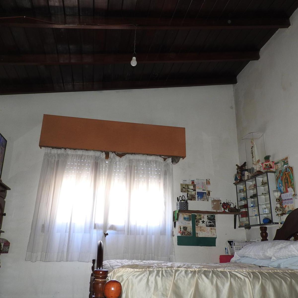 Casa en venta Thames al 3800 zona shopping en San Justo