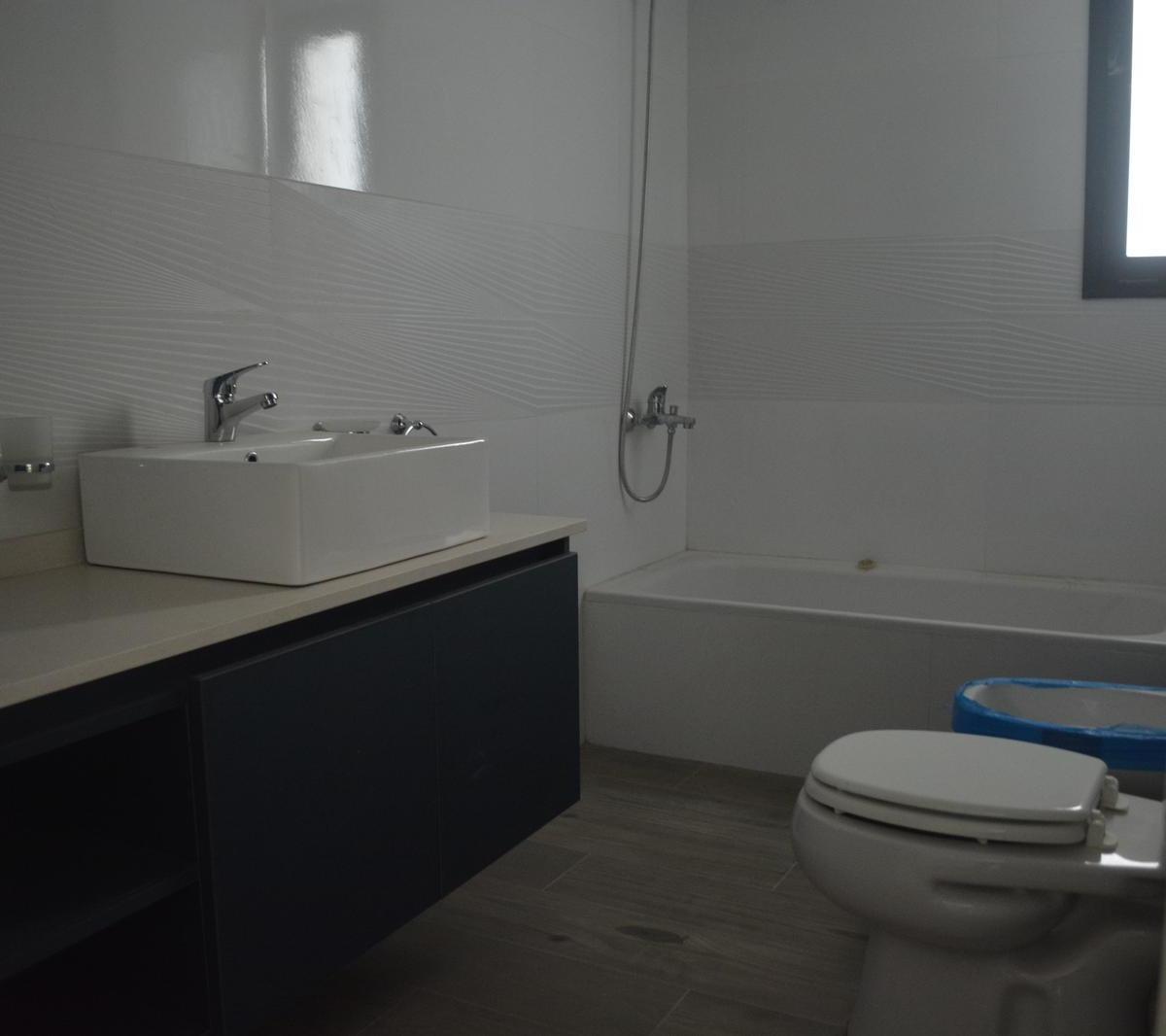 Venta Departamento de Dos Ambientes en Montecastro 5