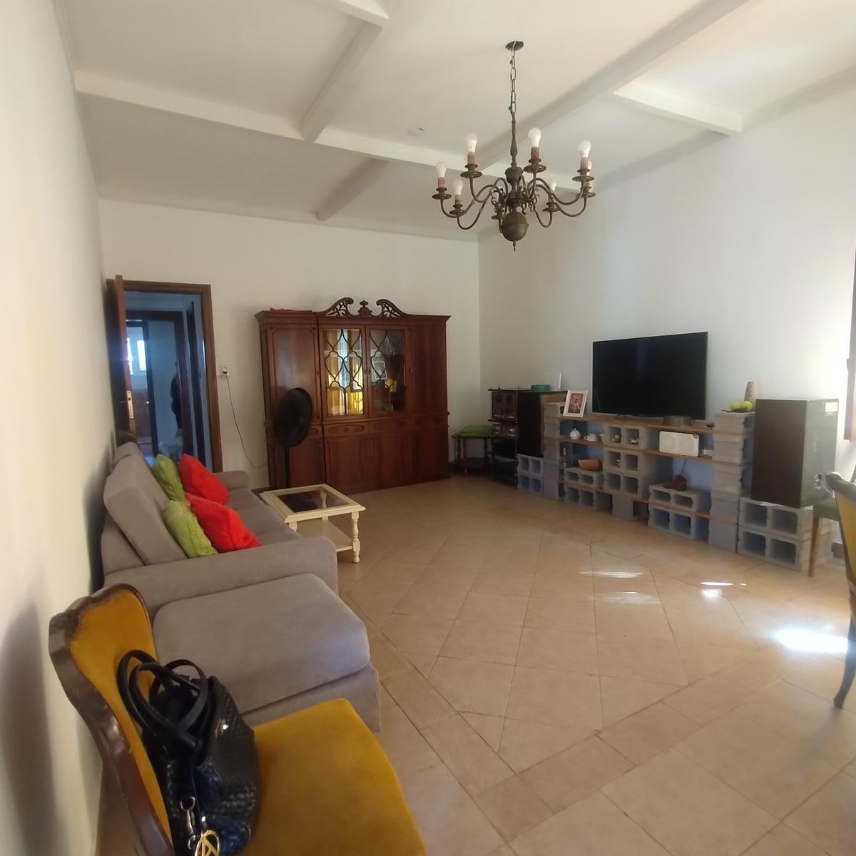 Foto de CASA EN VENTA, 4 AMB. CON JARDIN Y COCHERA - LA LUCILA, imagen 4