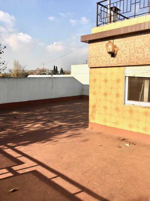 Venta Casa 4 Ambientes y 2 Locales Comerciales Lugano 5