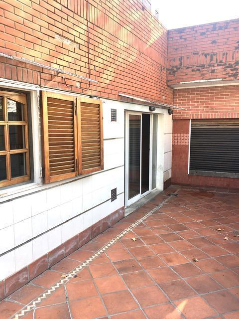 Venta Casa 4 Ambientes y 2 Locales Comerciales Lugano 2
