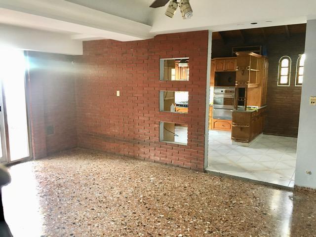 Venta Casa 4 Ambientes y 2 Locales Comerciales Lugano 3