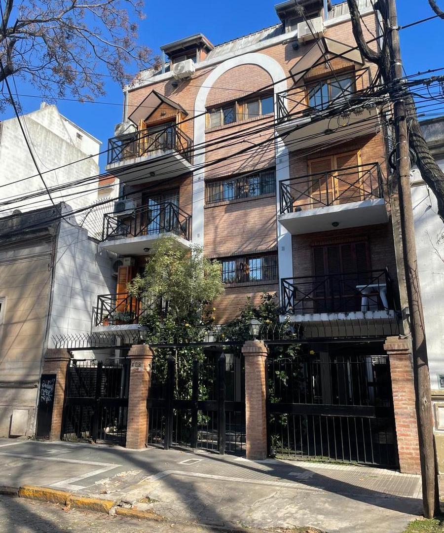 Departamento con cochera en venta en San Isidro