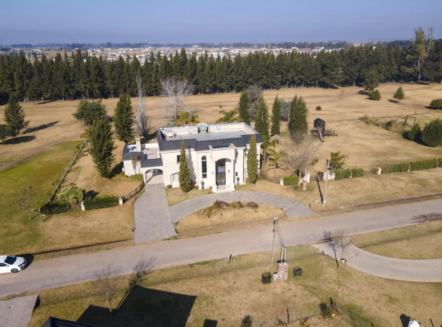 VENTA CASA 5 AMBIENTES CON PILETA - DOBLE LOTE - FINCAS DE SAN VICENTE GOLF 3