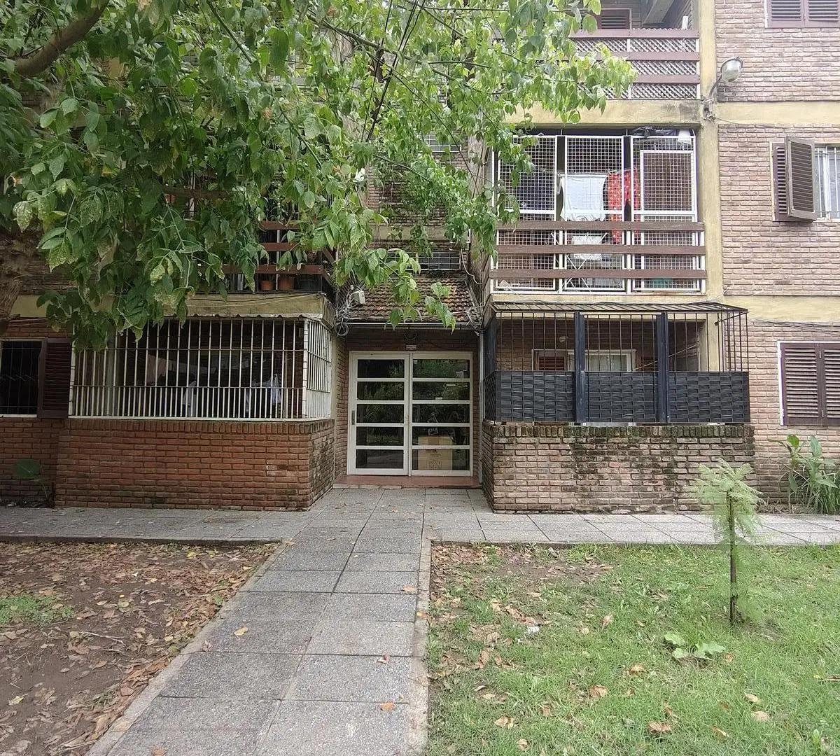 Venta departamento 3 ambientes con balcón y cochera - Monte Grande 4