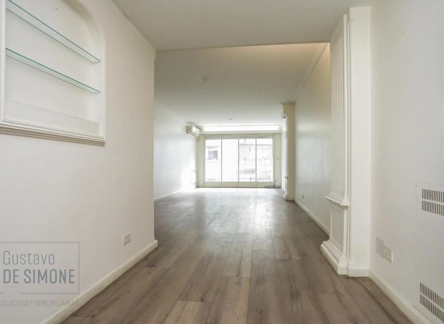 Venta departamento piso de 4 ambientes con dependencia y balcón corrido en Balvanera / Abasto 4