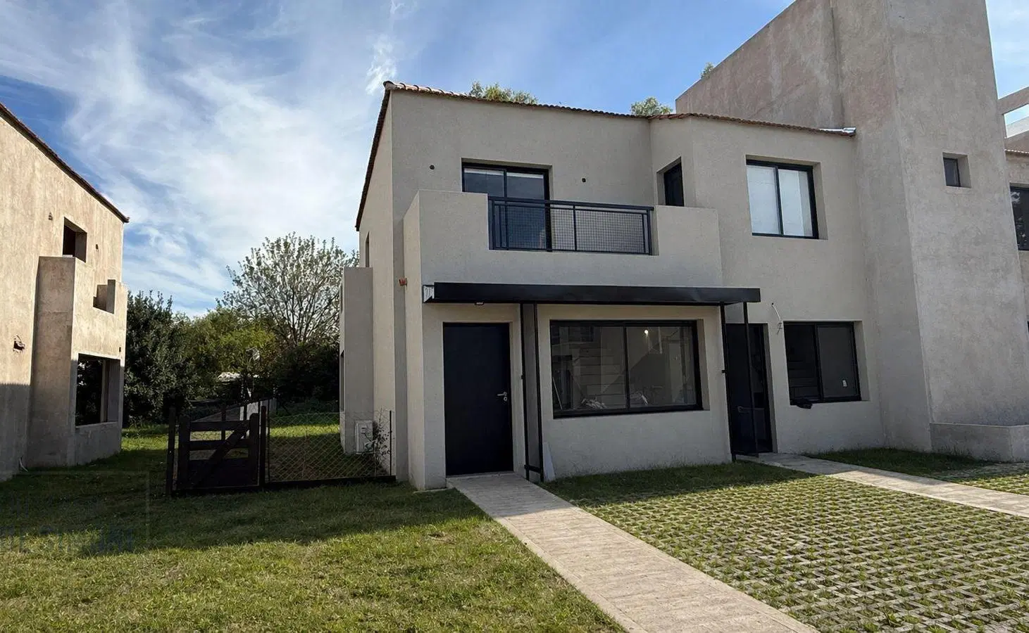 Duplex de 2 ambientes en VENTA en La Angélica 8