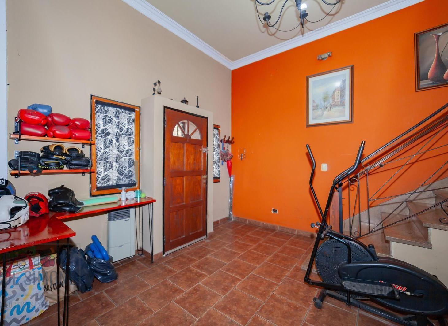 Venta PH 4 ambientes cochera y terraza, parrilla en Villa del Parque entrada independiente
