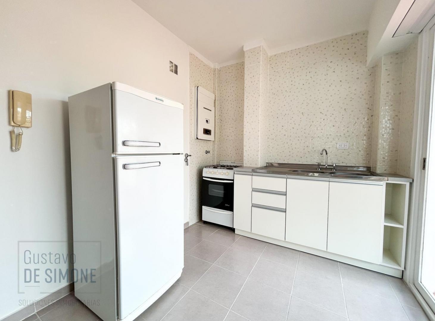 Foto de VENTA C/RENTA (ALQUILADO) Departamento 2 ambientes en Villa Pueyrredon, imagen 5
