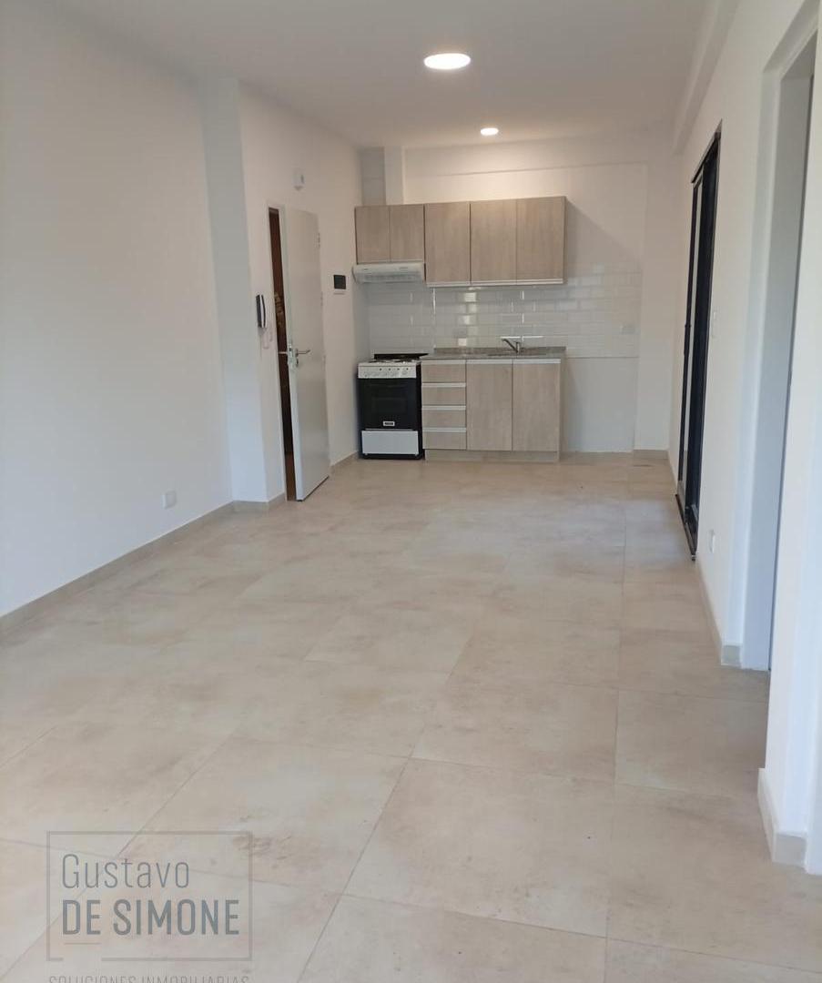 Foto de Departamento en Ciudadela,amplio 2 ambientes con patio balcon y, imagen 4