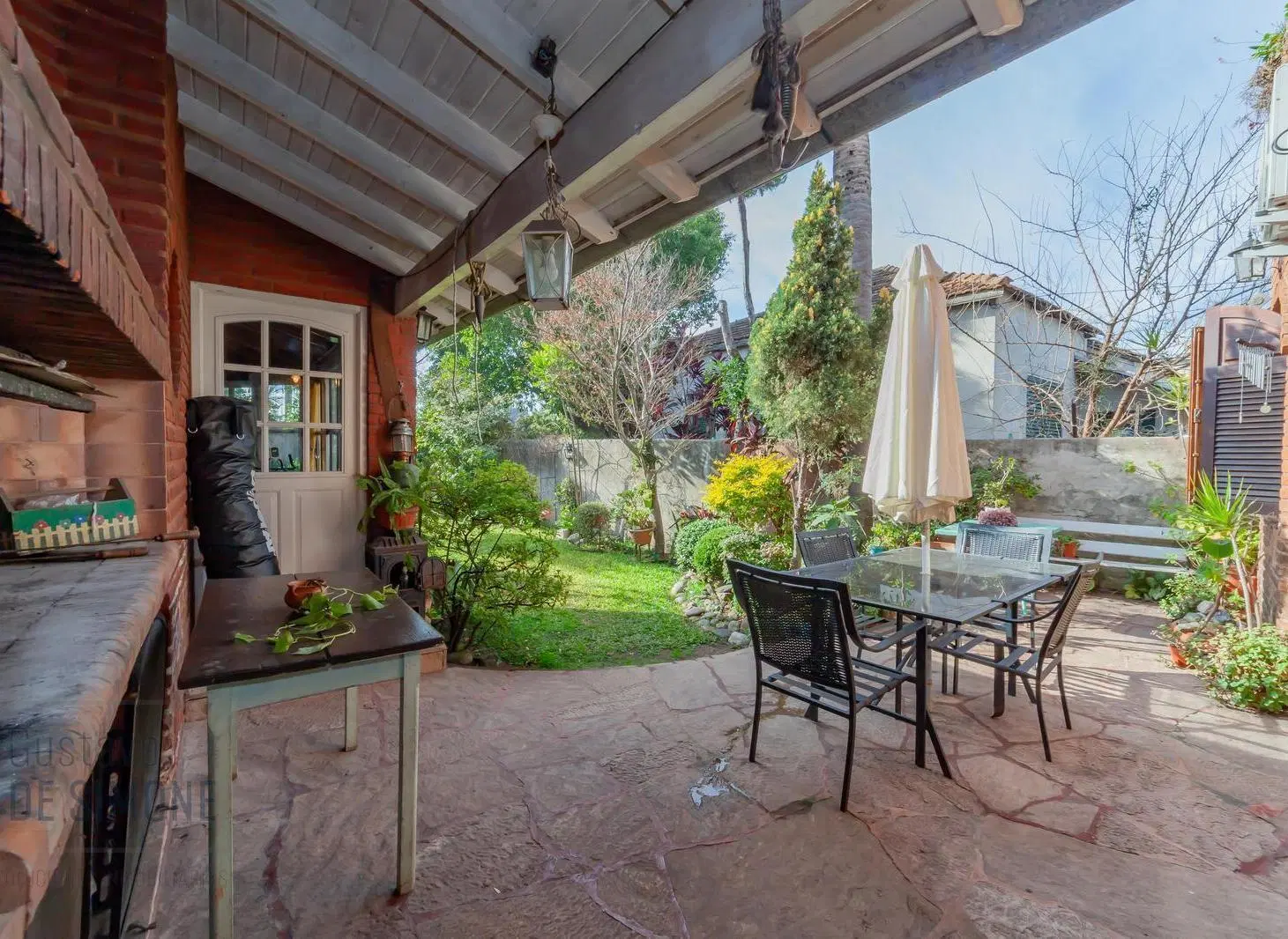 Venta Casa con jardín y pileta en Villa Ballester 8