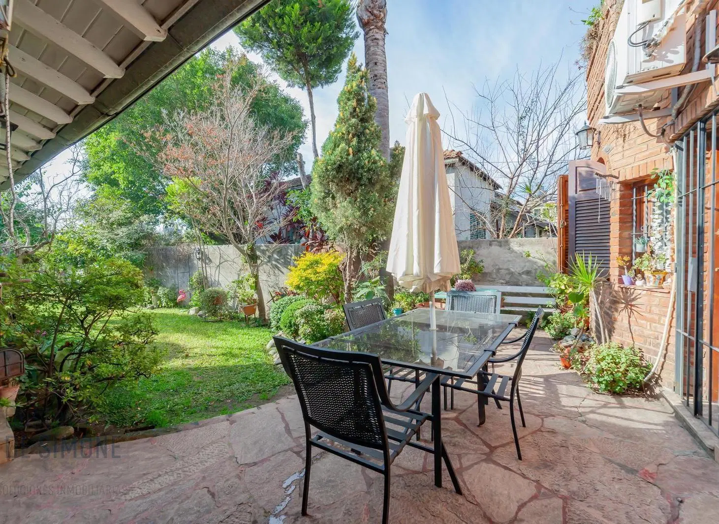Venta Casa con jardín y pileta en Villa Ballester 5