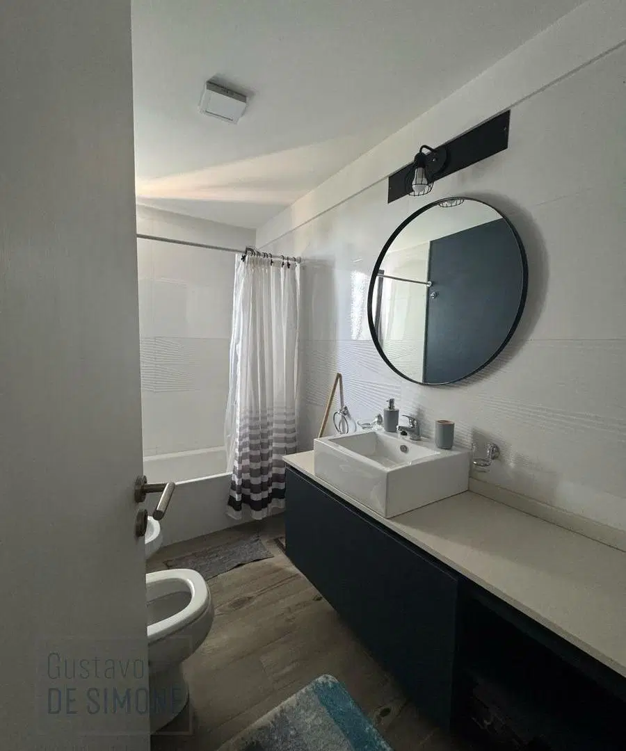 Venta Departamento de 2 ambientes en  Monte Castro 4