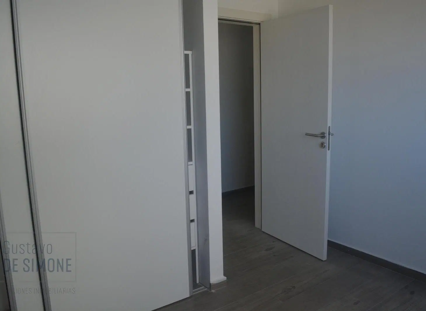 Venta Departamento de 2 ambientes en  Monte Castro 8